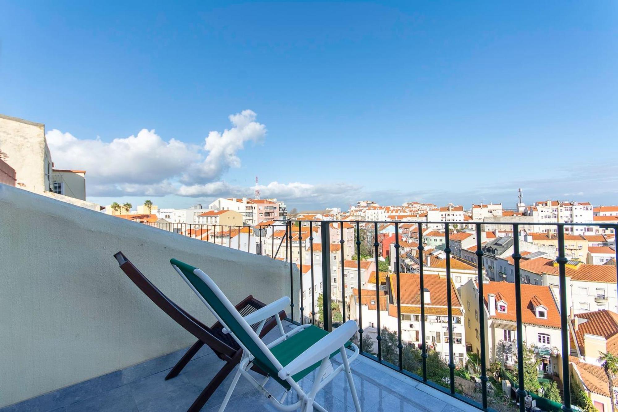 Amidst The Rooftops Of Lisboa Exteriör bild